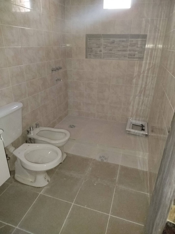Casa grande en venta a refaccionar con escritura en Barrio Altamira 