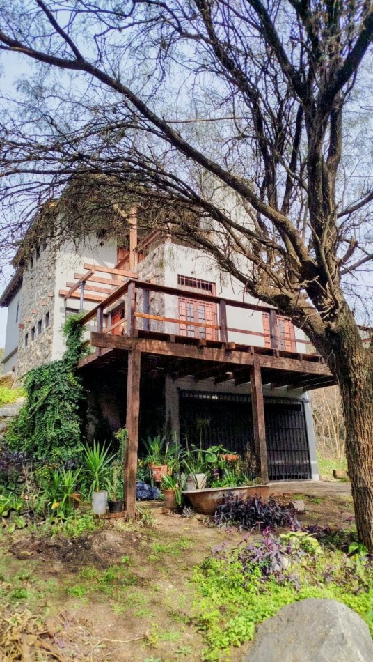 CASA grande en VENTA de 2/3 dormitorios en el Diquecito barrio de la calera Cordoba jardin y pileta 