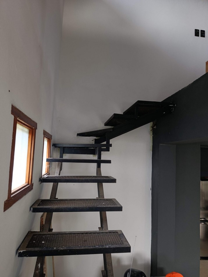 CASA grande en VENTA de 2/3 dormitorios en el Diquecito barrio de la calera Cordoba jardin y pileta 