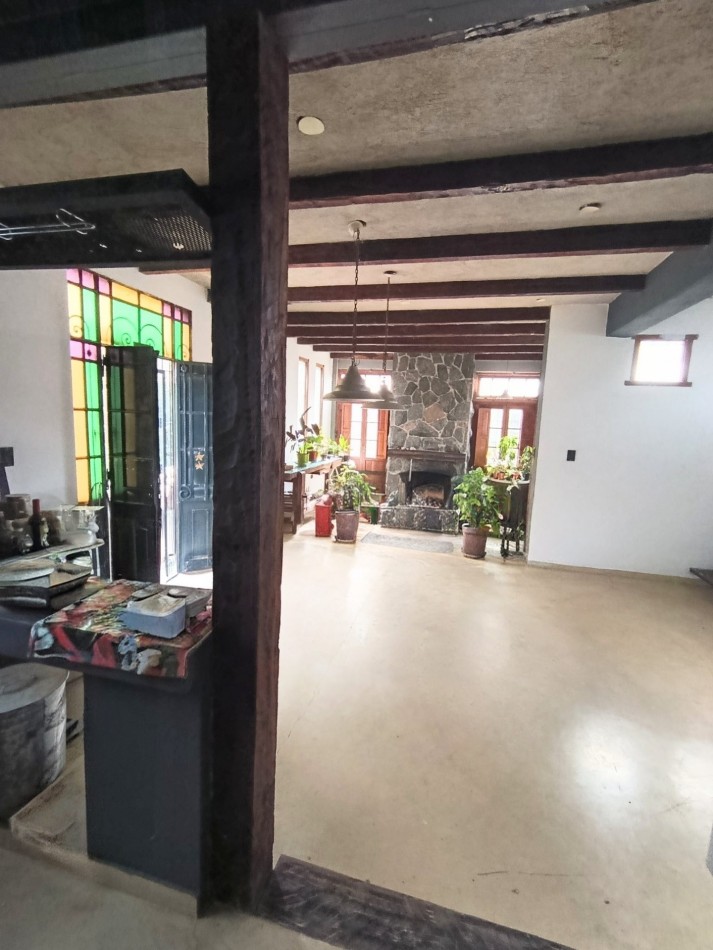 CASA grande en VENTA de 2/3 dormitorios en el Diquecito barrio de la calera Cordoba jardin y pileta 