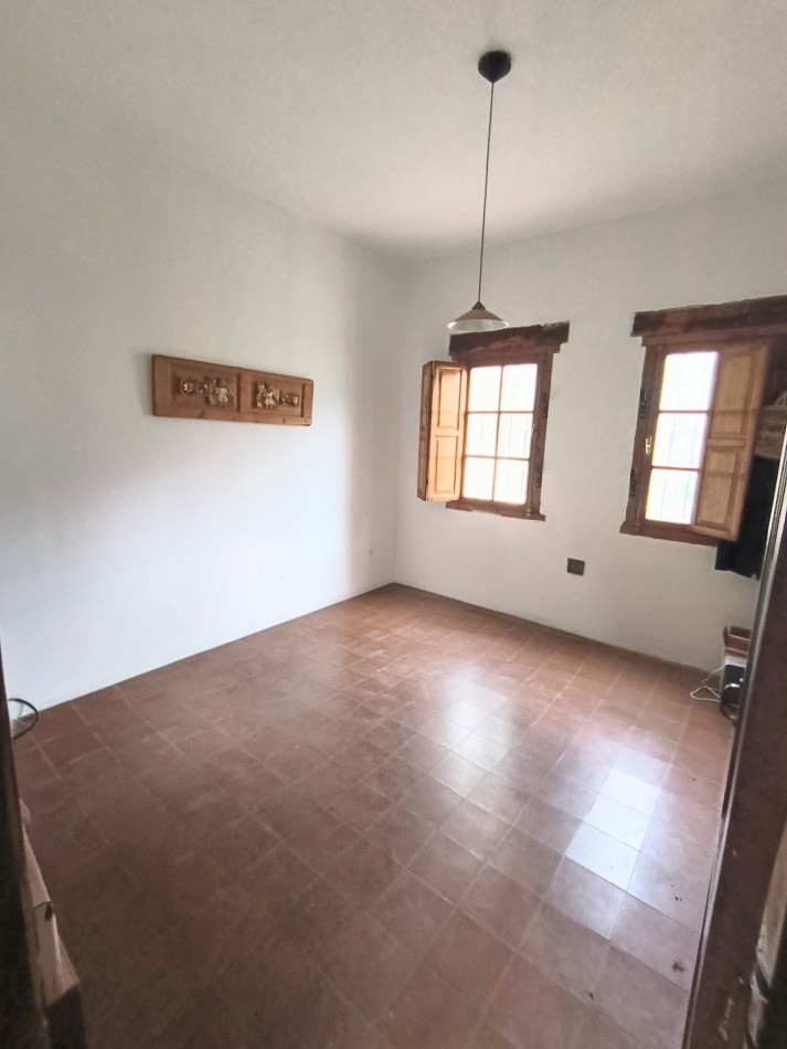 CASA grande en VENTA de 2/3 dormitorios en el Diquecito barrio de la calera Cordoba jardin y pileta 