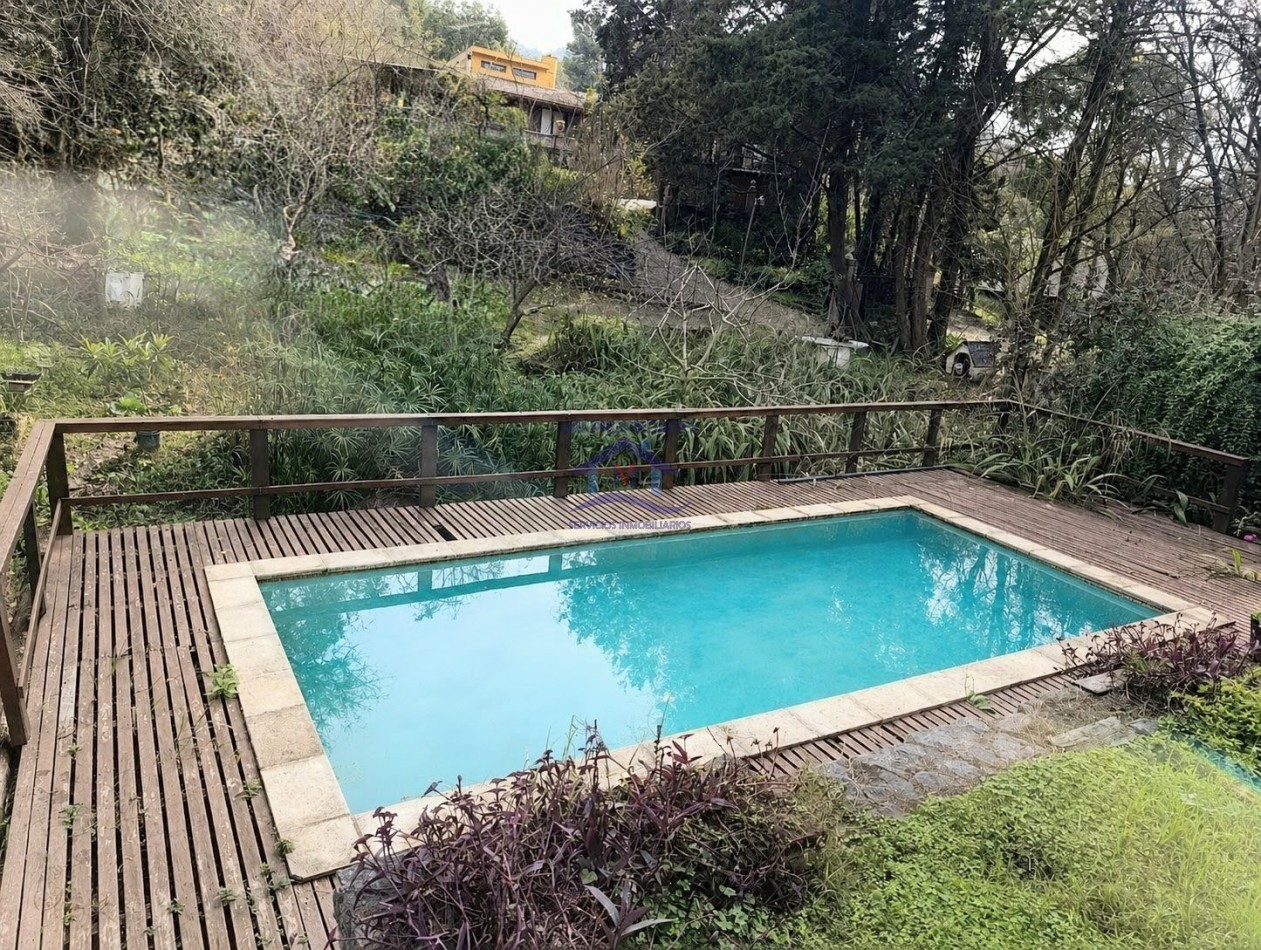 CASA grande en VENTA de 2/3 dormitorios en el Diquecito barrio de la calera Cordoba jardin y pileta 