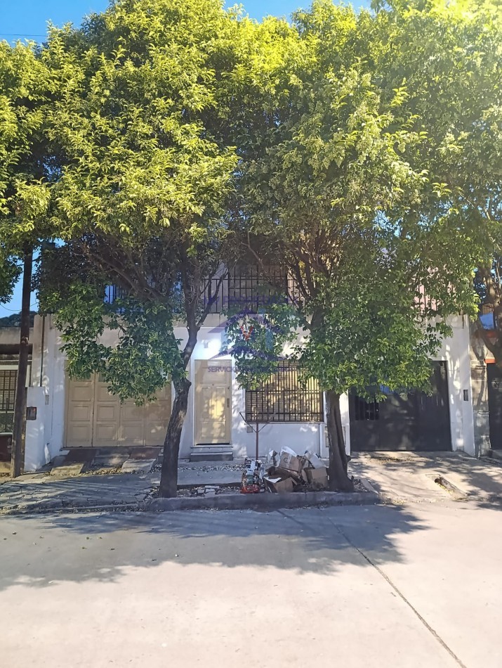 Casa en venta de 3 Dormitorios Barrio Los Naranjos 