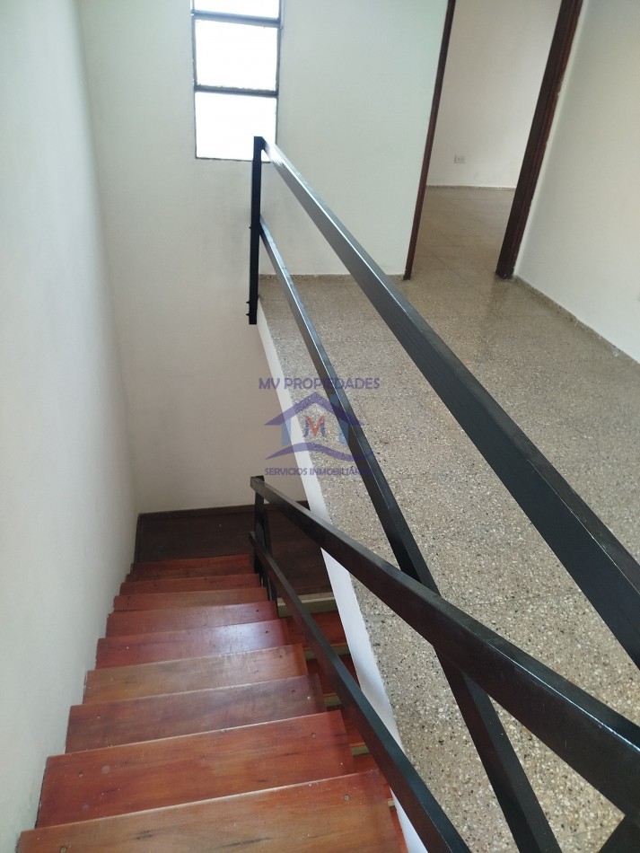 Casa en venta de 3 Dormitorios Barrio Los Naranjos 