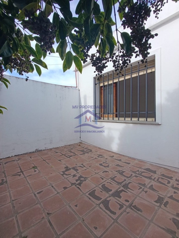 Casa en venta de 3 Dormitorios Barrio Los Naranjos 