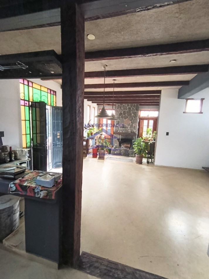 CASA grande en VENTA de 2/3 dormitorios en el Diquecito barrio de la calera Cordoba jardin y pileta 