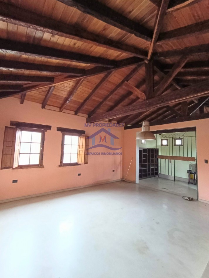 CASA grande en VENTA de 2/3 dormitorios en el Diquecito barrio de la calera Cordoba jardin y pileta 