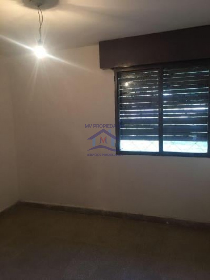 Casa mas departamento en venta en barrio Parque Republica 