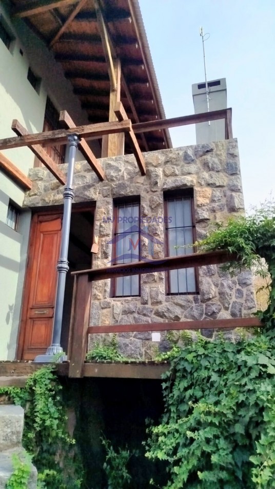 CASA grande en VENTA de 2/3 dormitorios en el Diquecito barrio de la calera Cordoba jardin y pileta 