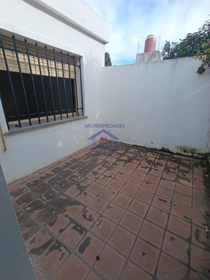 Casa en venta de 3 Dormitorios Barrio Los Naranjos 