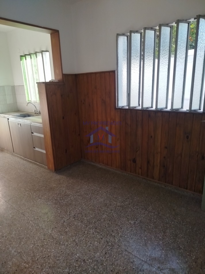 Casa en venta de 3 Dormitorios Barrio Los Naranjos 