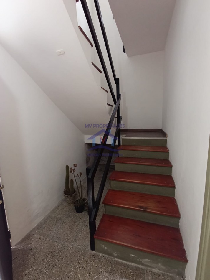 Casa en venta de 3 Dormitorios Barrio Los Naranjos 
