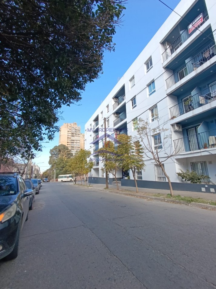 Departamento en venta de 1 dormitorio  y balconen barrio Alberdi 