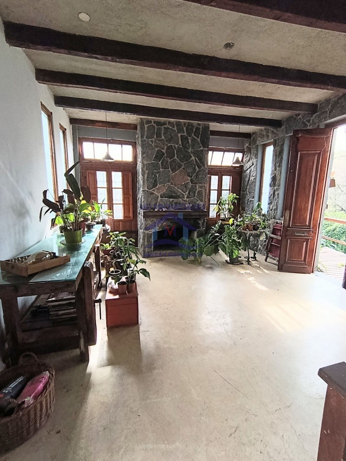 CASA grande en VENTA de 2/3 dormitorios en el Diquecito barrio de la calera Cordoba jardin y pileta 