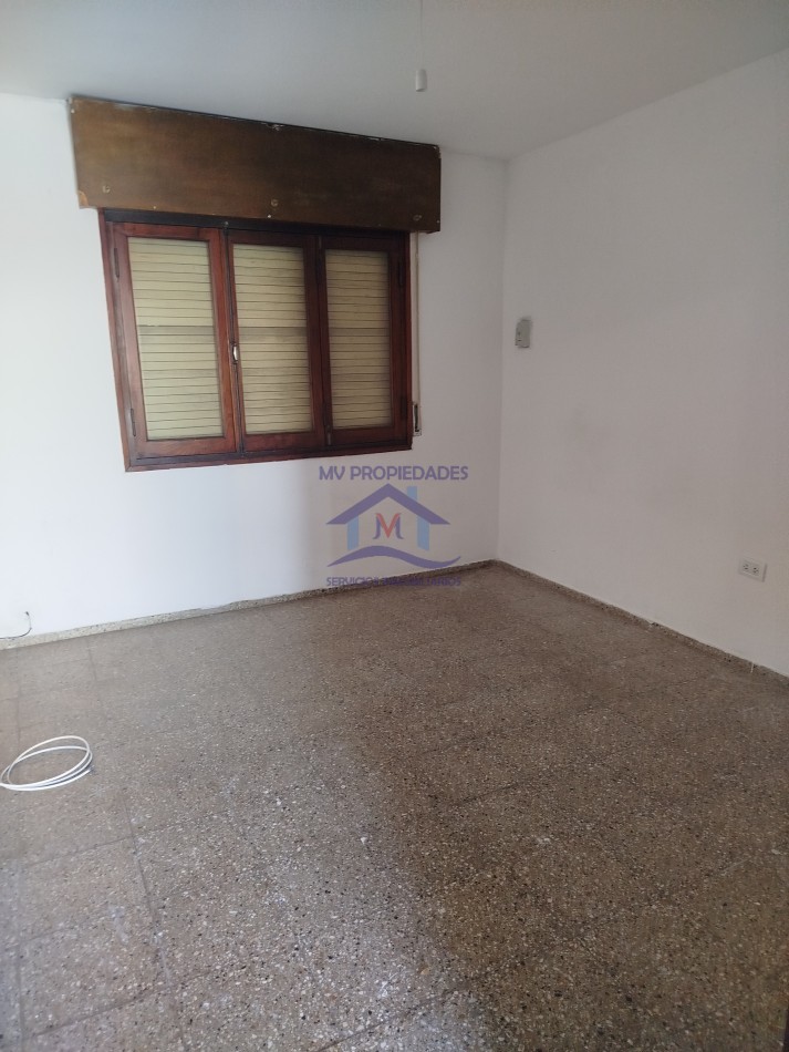 Casa en venta de 3 Dormitorios Barrio Los Naranjos 