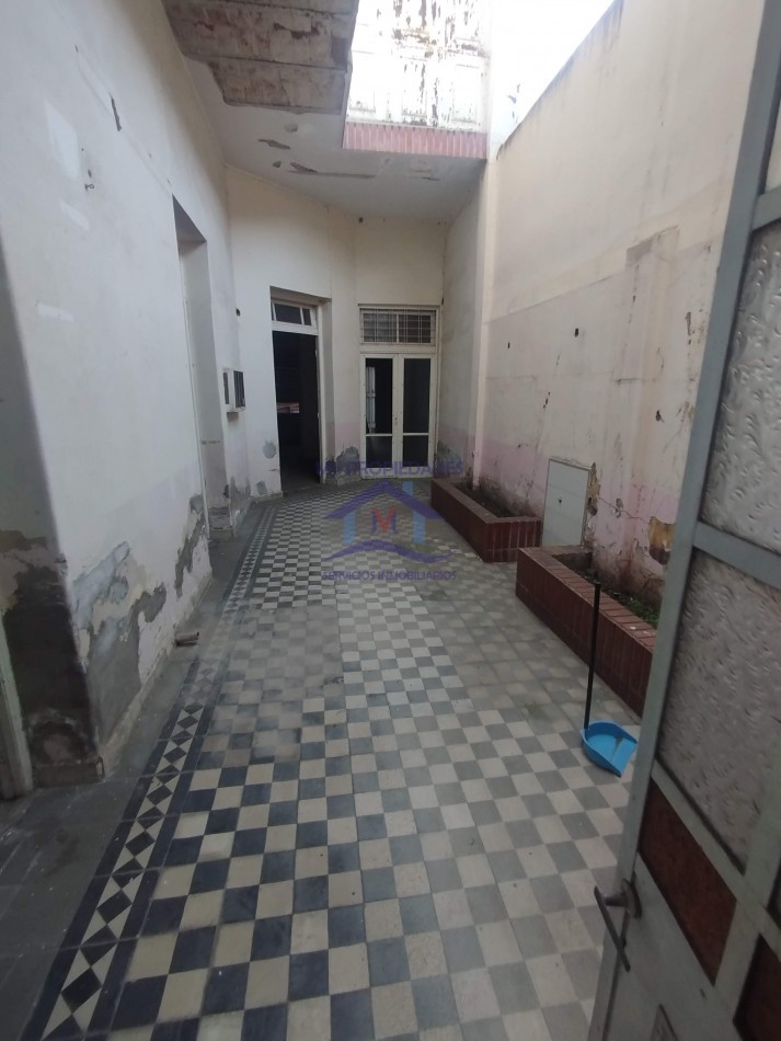 Casona grande en Alquiler ideal emprendimiento en Barrio Centro 