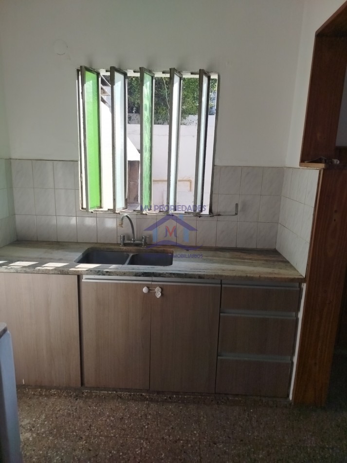 Casa en venta de 3 Dormitorios Barrio Los Naranjos 