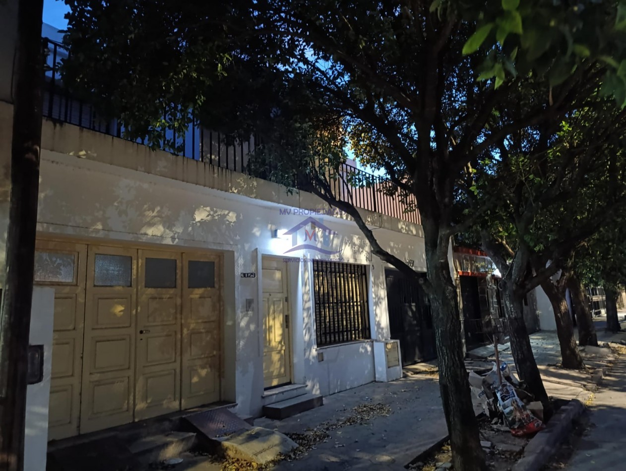Casa en venta de 3 Dormitorios Barrio Los Naranjos 