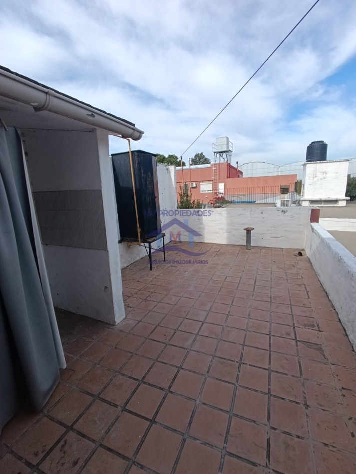 Casa en venta de 3 Dormitorios Barrio Los Naranjos 